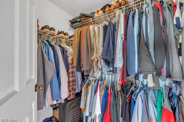 2225 Abbey Lane, Akron, OH 44319