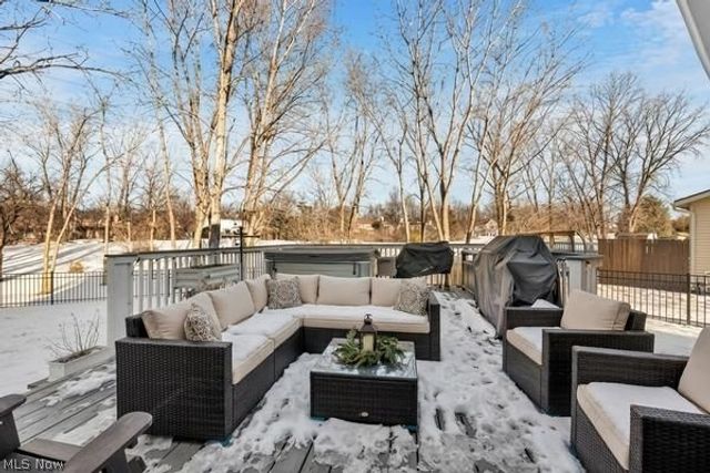 2225 Abbey Lane, Akron, OH 44319