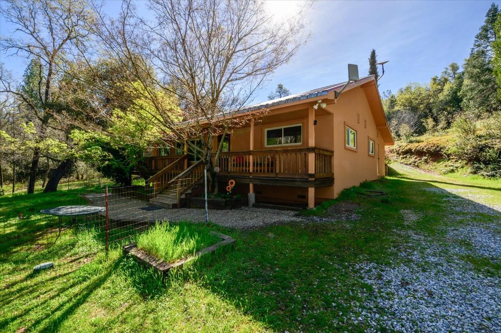 3640 Omo Ranch Rd, Somerset, CA 95684