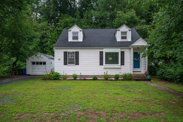88 Newgate Circle, Manchester, NH 03102