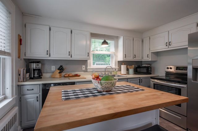 88 Newgate Circle, Manchester, NH 03102