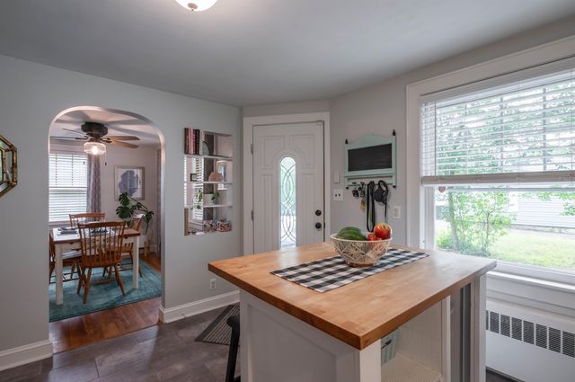 88 Newgate Circle, Manchester, NH 03102