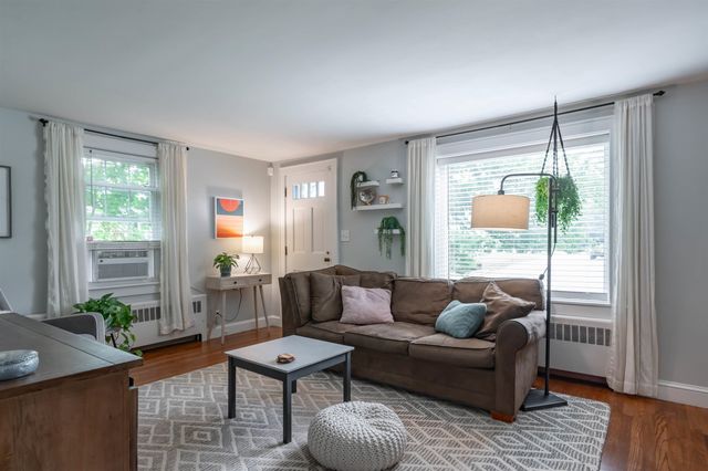 88 Newgate Circle, Manchester, NH 03102