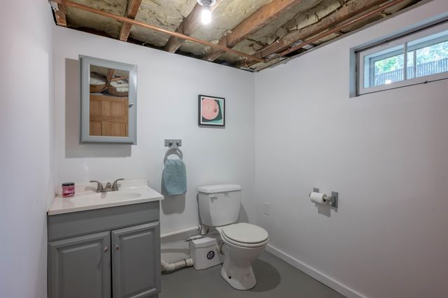 88 Newgate Circle, Manchester, NH 03102