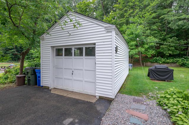 88 Newgate Circle, Manchester, NH 03102
