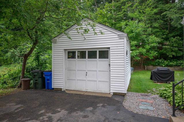 88 Newgate Circle, Manchester, NH 03102
