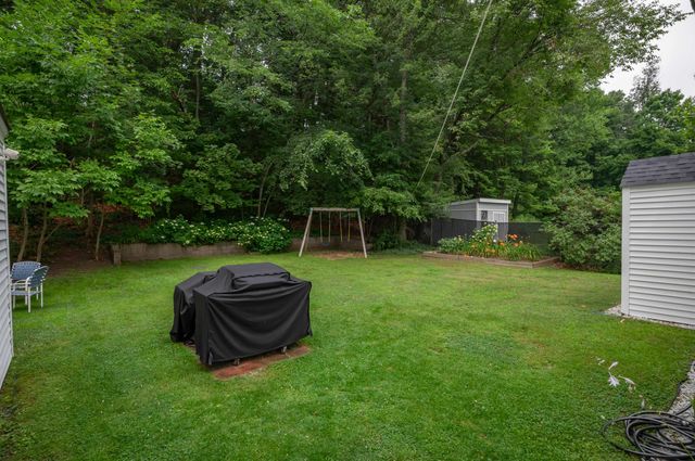 88 Newgate Circle, Manchester, NH 03102