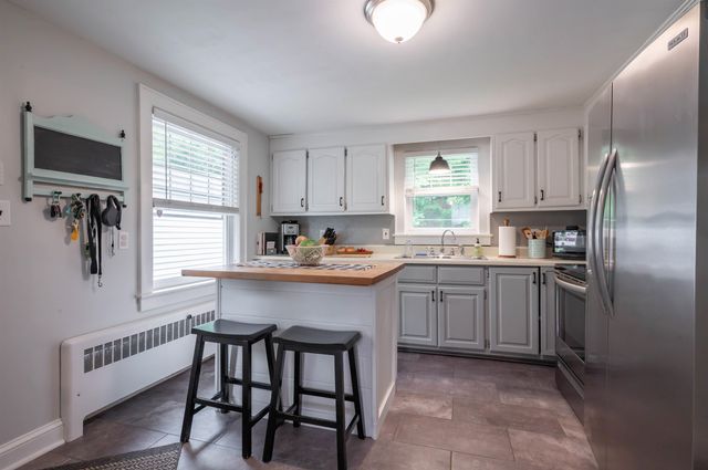 88 Newgate Circle, Manchester, NH 03102