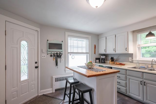 88 Newgate Circle, Manchester, NH 03102