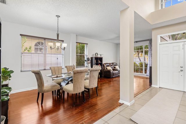 1030 Fairfax Circle W, Boynton Beach, FL 33436