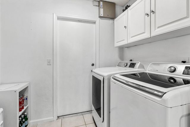 1030 Fairfax Circle W, Boynton Beach, FL 33436