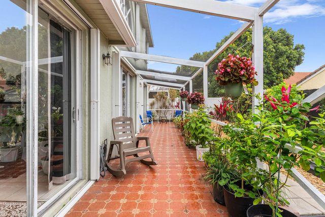 1030 Fairfax Circle W, Boynton Beach, FL 33436