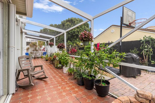 1030 Fairfax Circle W, Boynton Beach, FL 33436