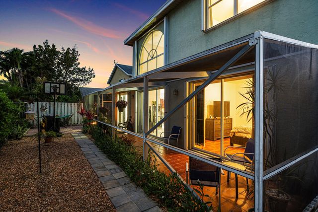 1030 Fairfax Circle W, Boynton Beach, FL 33436