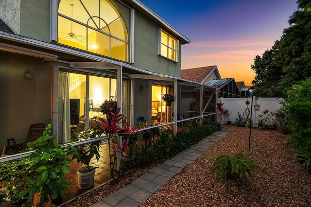 1030 Fairfax Circle W, Boynton Beach, FL 33436