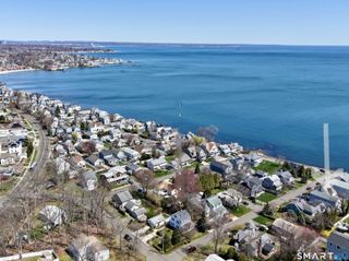 8 Parkland Place, Milford, CT 06460