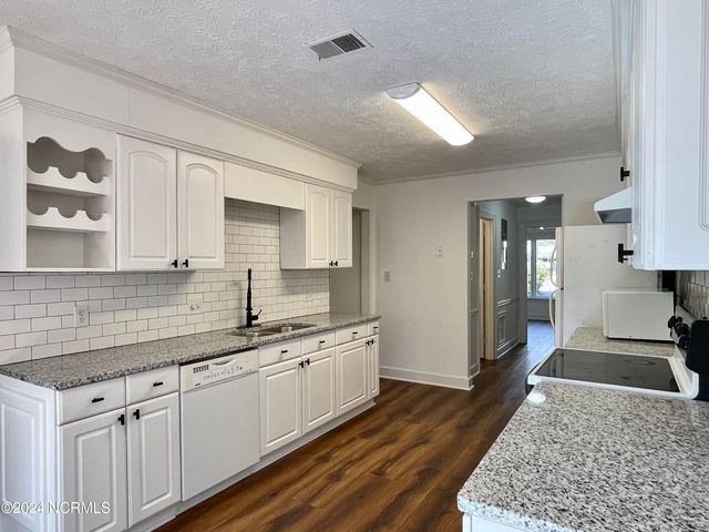 407 W College Street A, Whiteville, NC 28472