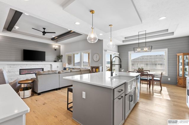 18503 Locust Street, Elkhorn, NE 68022