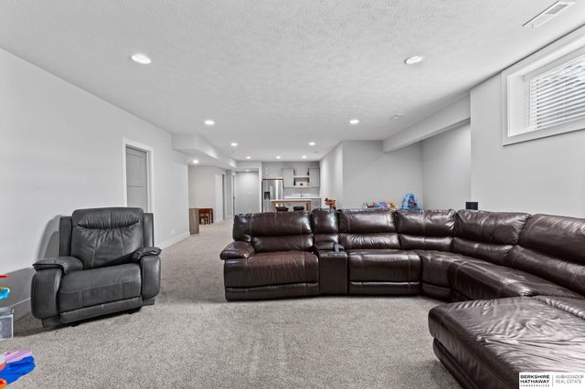 18503 Locust Street, Elkhorn, NE 68022