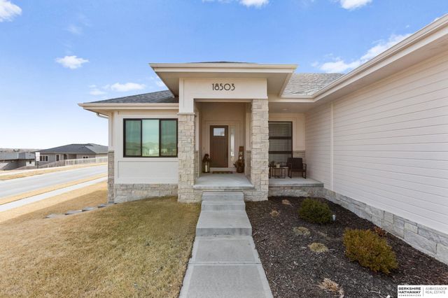18503 Locust Street, Elkhorn, NE 68022