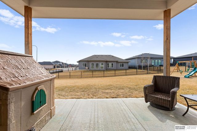 18503 Locust Street, Elkhorn, NE 68022