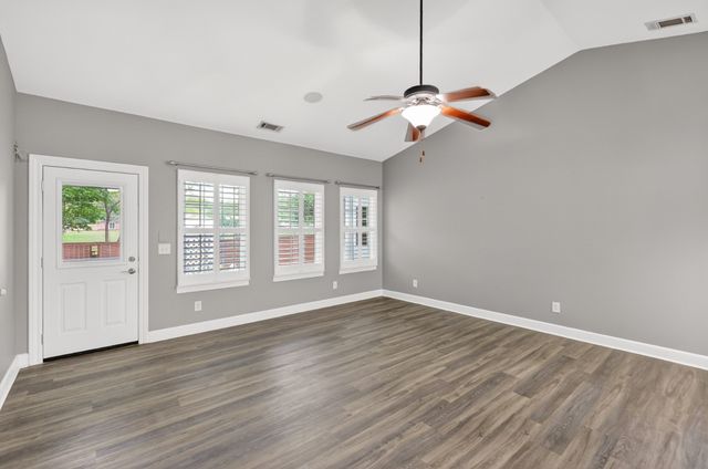 2362 Concord Mill Dr, Smyrna, TN 37167