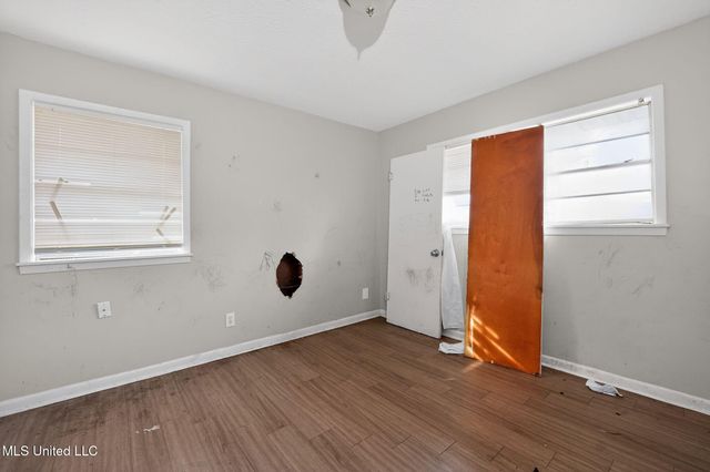 444 Mcdowell Park Circle, Jackson, MS 39204