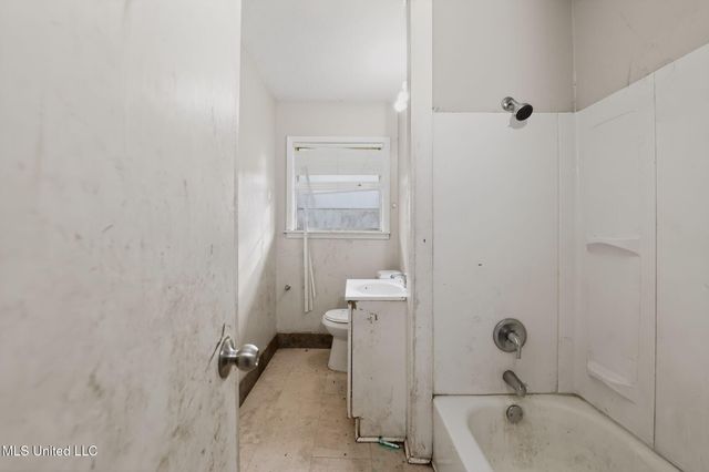 444 Mcdowell Park Circle, Jackson, MS 39204