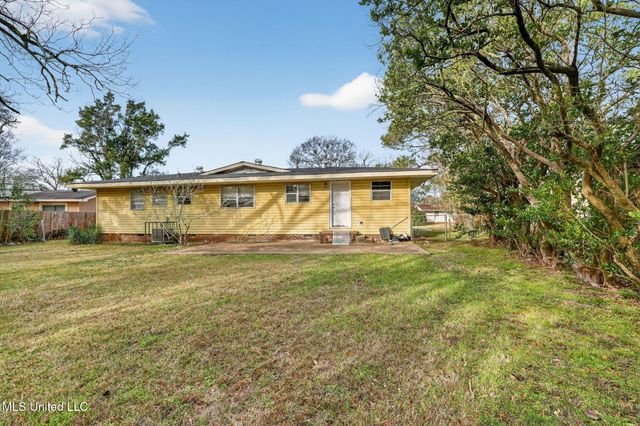 444 Mcdowell Park Circle, Jackson, MS 39204