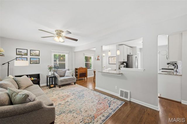 304 Caroline Avenue, St Louis, MO 63122