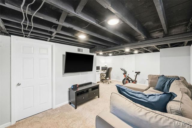 304 Caroline Avenue, St Louis, MO 63122