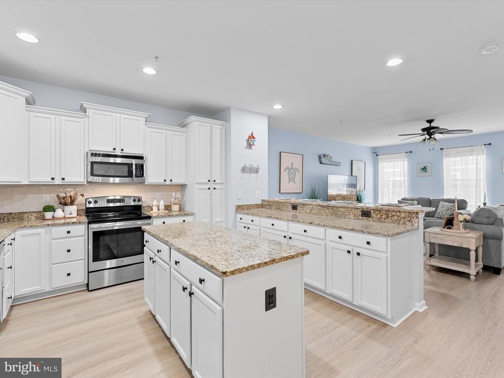 Image 15 of property listing at 12909 SAND BAR LN #5, Ocean City, MD 21842