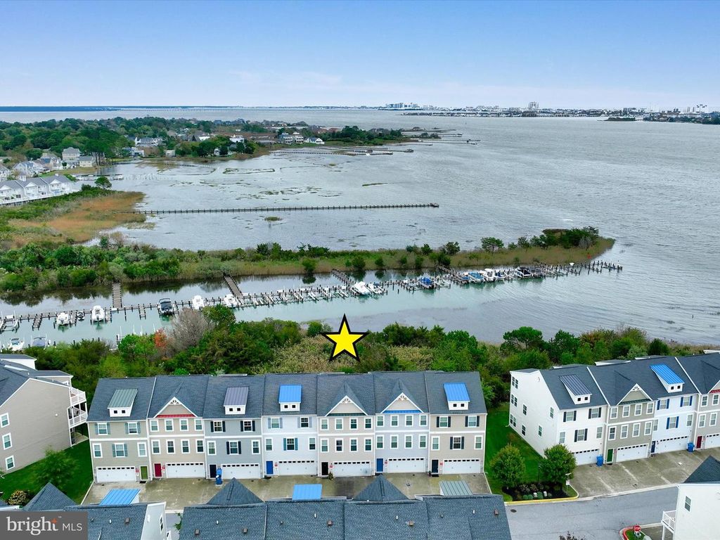 Image 3 of property listing at 12909 SAND BAR LN #5, Ocean City, MD 21842