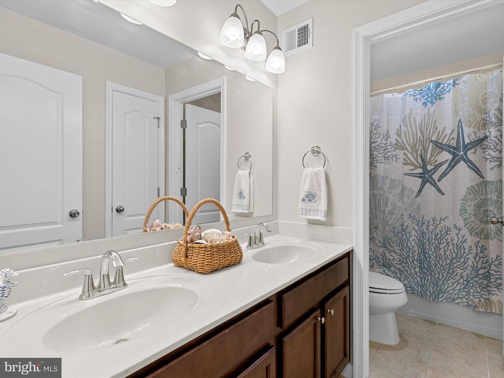 Image 36 of property listing at 12909 SAND BAR LN #5, Ocean City, MD 21842
