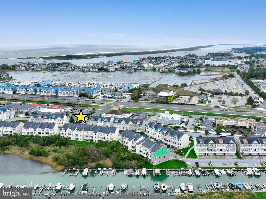Image 4 of property listing at 12909 SAND BAR LN #5, Ocean City, MD 21842