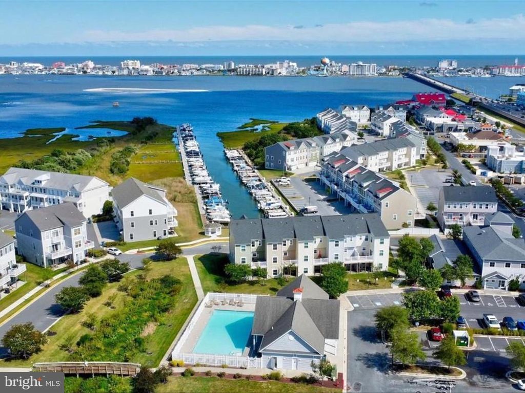Image 6 of property listing at 12909 SAND BAR LN #5, Ocean City, MD 21842