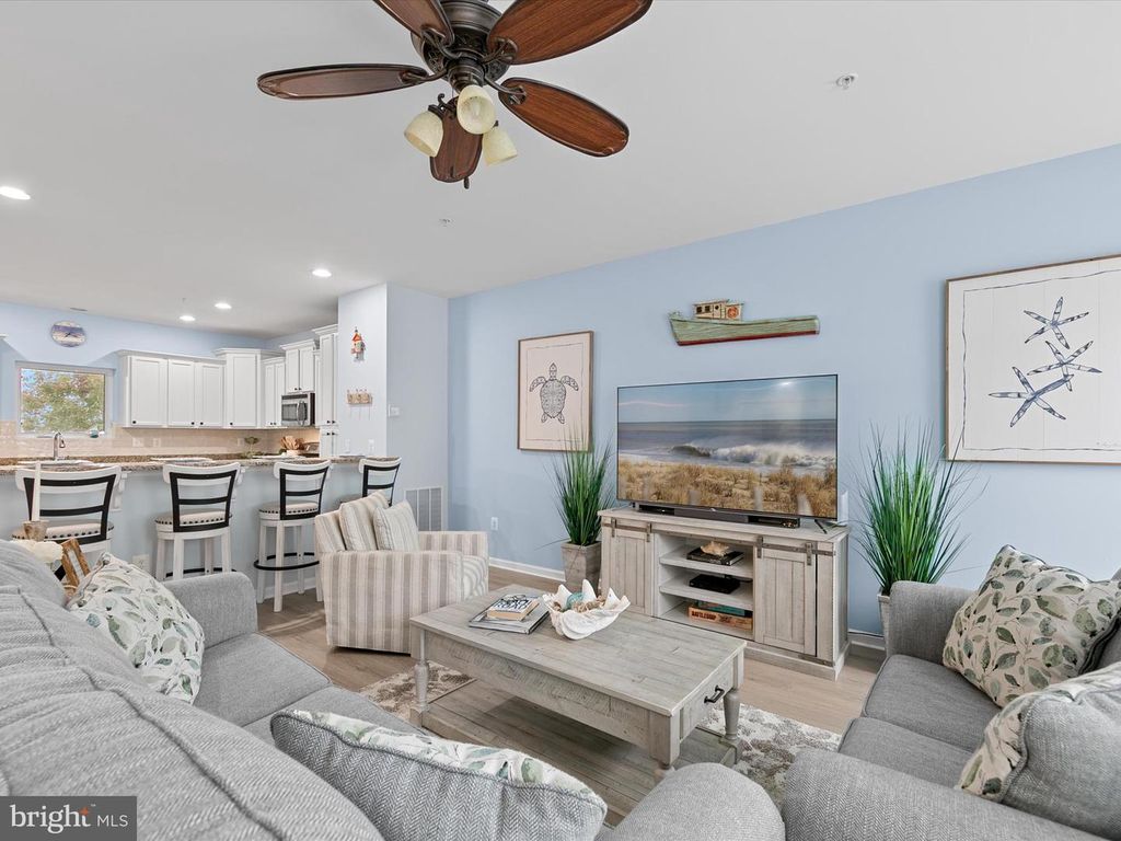 Image 9 of property listing at 12909 SAND BAR LN #5, Ocean City, MD 21842