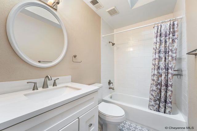 818 BRITTANY DR, Cheyenne, WY 82009