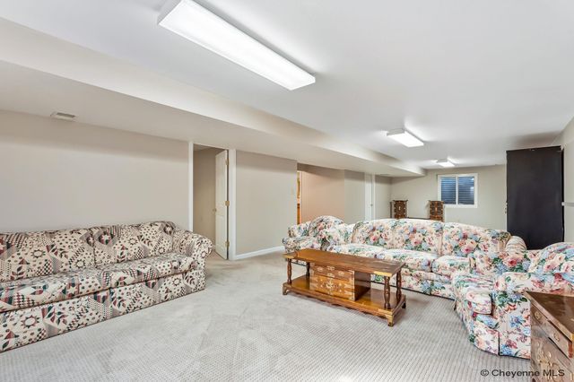 818 BRITTANY DR, Cheyenne, WY 82009