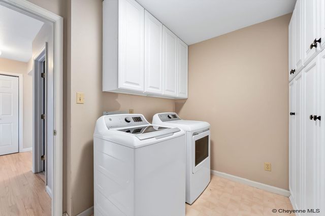 818 BRITTANY DR, Cheyenne, WY 82009