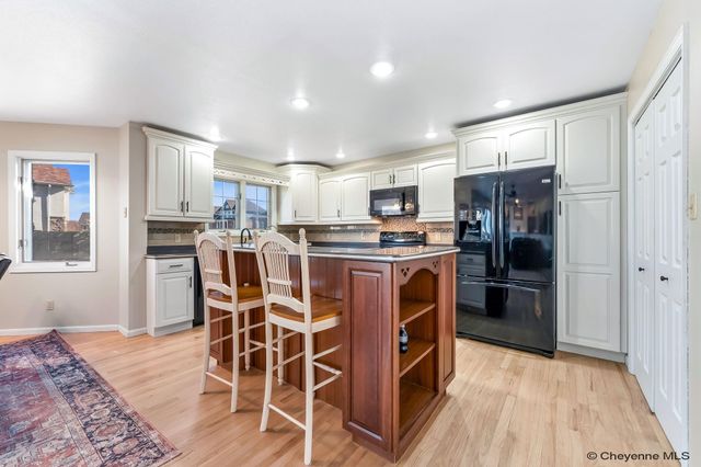 818 BRITTANY DR, Cheyenne, WY 82009