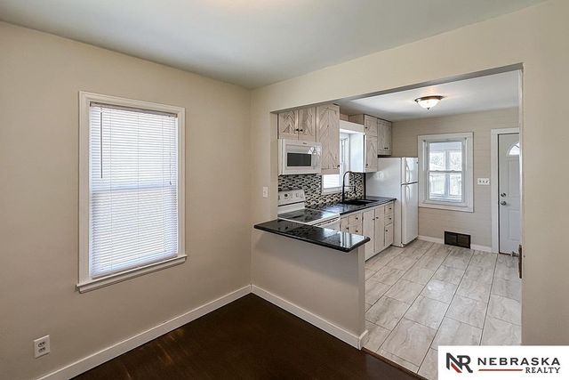 3701 S 67th Street, Omaha, NE 68106
