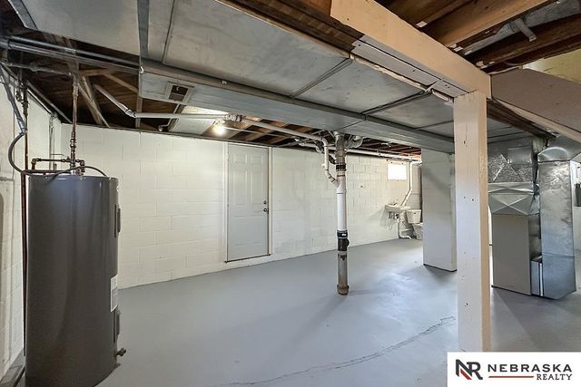 3701 S 67th Street, Omaha, NE 68106