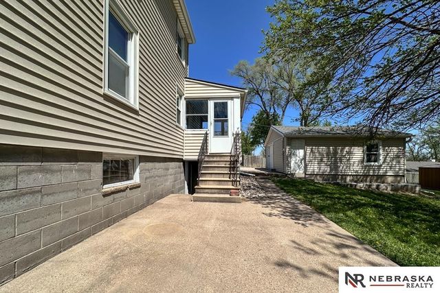 3701 S 67th Street, Omaha, NE 68106
