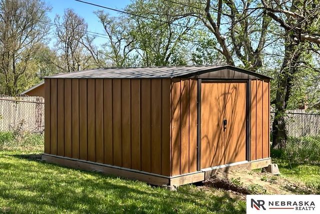 3701 S 67th Street, Omaha, NE 68106