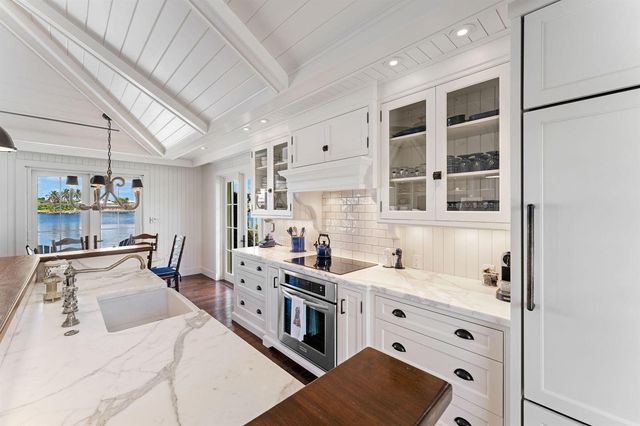 11639 Lost Tree Way 22, North Palm Beach, FL 33408
