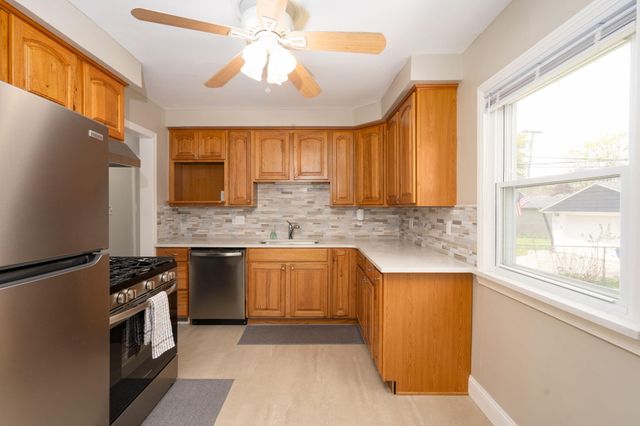 25430 Colgate Street, Dearborn Heights, MI 48125