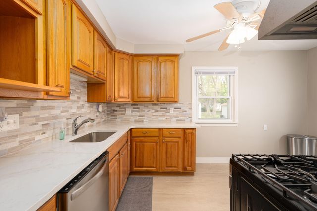 25430 Colgate Street, Dearborn Heights, MI 48125