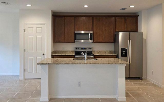 207 GLASS ONION DRIVE, Groveland, FL 34737