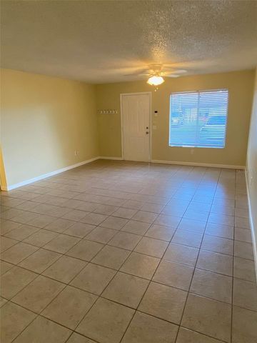 701 W ROSEWOOD LANE 701, Tavares, FL 32778